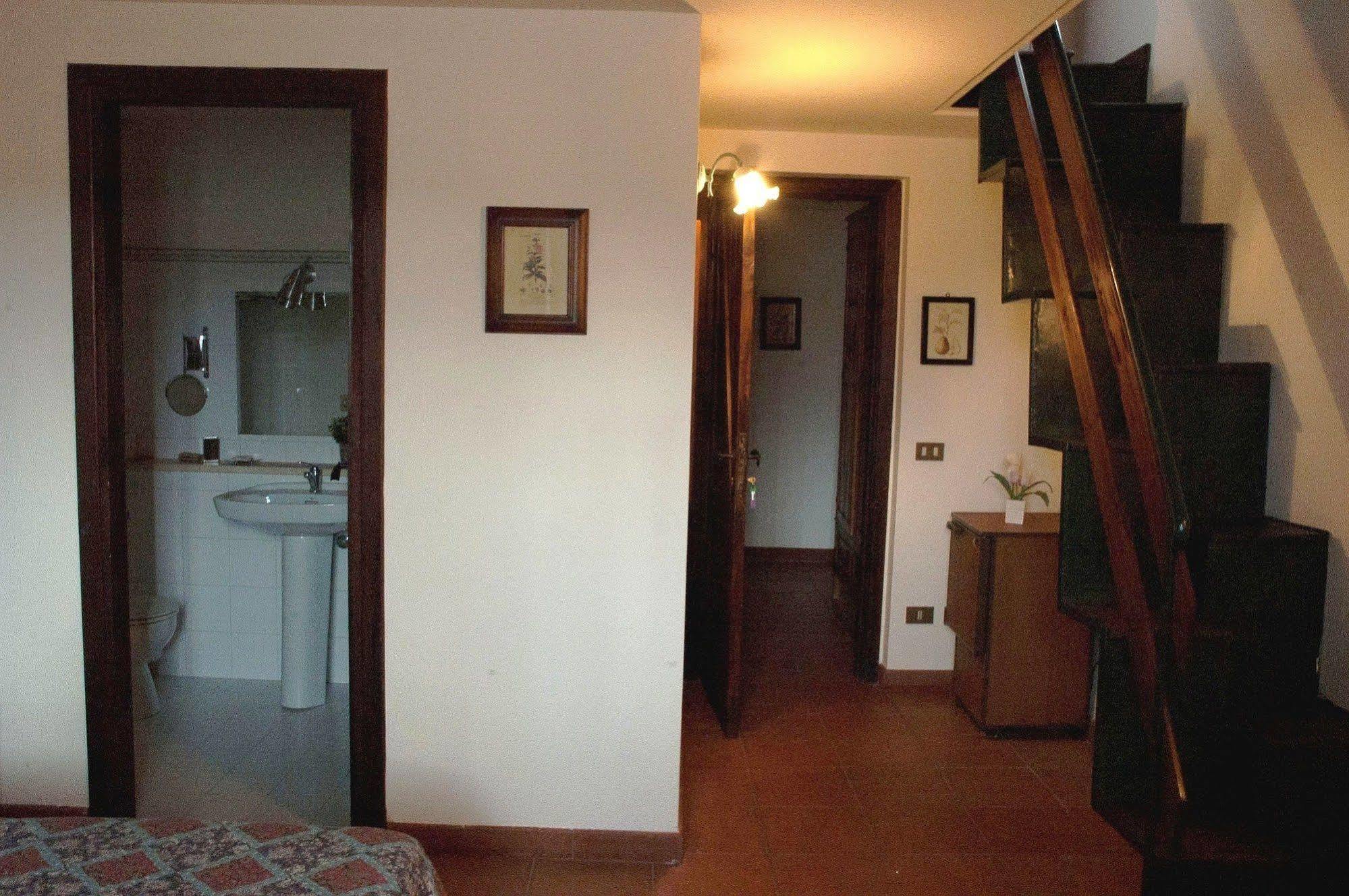 Il Vecchio Frantoio Villa Scillato  Luaran gambar